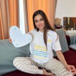 Theo Rose Instagram - Pampers sprijină medicii și asistentele de la neonatologie în misiunea lor de a îmbunătăți viața bebelușilor născuți prematur și a părinților acestora. E un mulțumesc din inimă pentru toate cadrele medicale care își dedică timpul și sufletul bebelușilor veniți pe lume un pic prea devreme. Din 2018, Pampers donează anual scutece pentru prematuri - Pampers Preemies Protection - către cele mai mari maternitati din țară. #AD #PampersPreemies