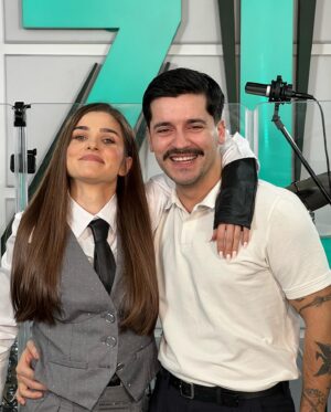 Theo Rose Instagram - Piesa noastra e la radio♥️
Multumim! 🙏🏽
Bravo, echipa!