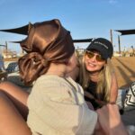 Theo Rose Instagram – Poze pe care am zis ca le postez si am uitat📸
Oamenii momentului, “ma bebe” aka @cristinaa.stefaniaa , “Dumnezeu” aka @monica_munteanu , “vtm” aka baietii mei, “no 1 sase saptamani” aka @andreiursumusic si “vocea Romaniei” aka @alessandra__official 😂♥️