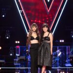 Theo Rose Instagram - Eu si domnul de langa mine suntem in seara asta in doua locuri concomitent. La @vocea_romaniei de la 20:30 si la Sala Palatului, la aniversarea celor 30 de ani de cariera in televiziune ai domnului. Dupa seara asta vom ramane cu 3 dintre cei 9 concurenti si ne pregatim de live-ul de pe 1 decembrie. Cine v-ar placea sa treaca in live-uri? Outfit @alinaavramofficial Styling @lucyfaur MUA @malvina_isfan Hair @andreeaconstantinhair