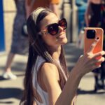 Theo Rose Instagram – Asta mai numesc si eu viață. Am fugit la Paris doua zile. Am vazut The Eras Tour aseara dar despre asta va povestesc intr-o postare separat. 
Sunt pentru prima data aici. Vad locuri pe care le-am intalnit in carti si Anghel si-a dat silinta sa am niste poze de aratat😂