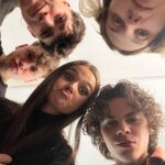 Theo Rose Instagram – Am facut piesa cu dragutii astia♥️
E pe youtube si peste tot.
@acoustic.boyz PULL UP!😍