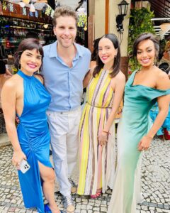 Thiago Fragoso Instagram - Acabou! #travessia Hoje pra mim é dia de agradecer muito. Agradecer ao @mendoncafilhomauro que me proporcionou essa jornada, meu parceiro de tantos trabalhos. Agradecer as melhores fãs do mundo que estão sempre comigo, não importa o desafio! Agradecer ao Caique que veio pra me ensinar muitas coisas que eu levo pra minha vida. Agradecer as parcerias que fiz nessa novela! Tanta gente que guardo no coração… Adiante vislumbro desafios e experiências ainda mais profundas e inesperadas. Cada realização me faz perceber o quanto amo meu ofício e quanto fôlego eu tenho pra fazer o que ainda não fiz. Sempre me perguntam o que ainda me falta fazer na televisão, cinema, teatro… Afinal, são mais de setenta personagens nas histórias mais díspares… Eu digo que ainda me falta e ainda quero fazer TUDO. Essa é a benção do ofício do ator. Até a próxima história. 🫶 💙🌟❤️ #ator #actor #acting #novela #telenovela @tvglobo @globoplay @gshow