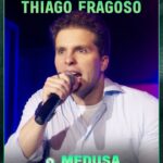 Thiago Fragoso Instagram - E por falar em cinema…. Quem não viu @medusafilme de @anitarochadasilveira com @marianaolv e grande elenco a hora é agora!! Tá em cartaz, gente! O filme é um convite pra discussões importantíssimas no dia de hoje! Eu amei ter participado! Só vai! 💙❤️☺️ @bananeirafilmes @vitrine_filmes @sessaovitrine