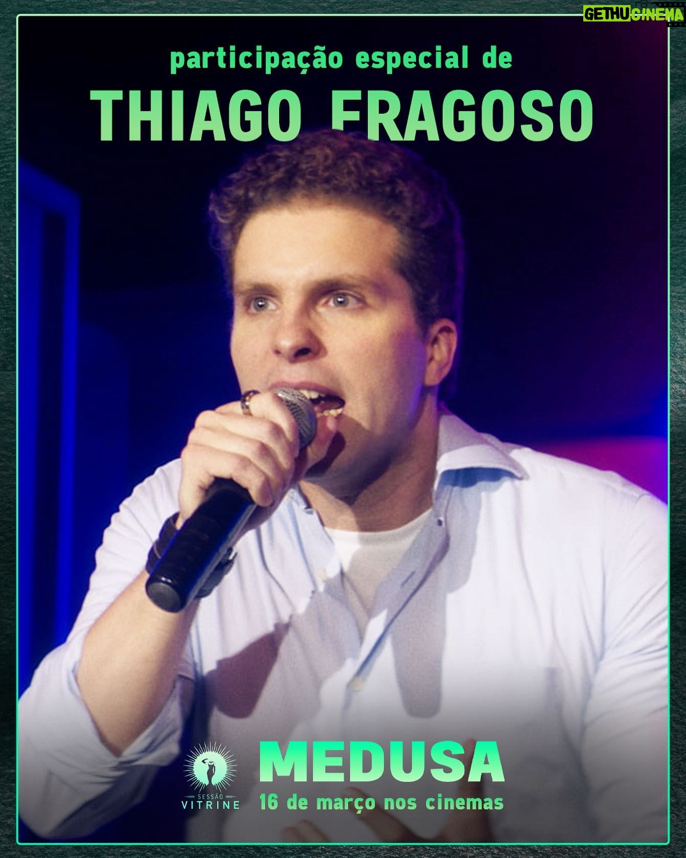 Thiago Fragoso Instagram - E por falar em cinema…. Quem não viu @medusafilme de @anitarochadasilveira com @marianaolv e grande elenco a hora é agora!! Tá em cartaz, gente! O filme é um convite pra discussões importantíssimas no dia de hoje! Eu amei ter participado! Só vai! 💙❤️☺️ @bananeirafilmes @vitrine_filmes @sessaovitrine