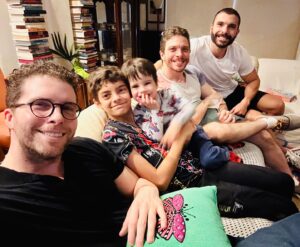 Thiago Fragoso Instagram - Só os meninos… Aniversário do @leco.fragoso ! 🎊🎉👏🏽🎂🌟
Quero você sempre perto, bonitinho. 
Te amo! 
💙❤️
#theboys #niver #soamor