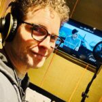 Thiago Fragoso Instagram – Dublando #Kali !
Última etapa do filme antes da finalização… Pena que só vi as cenas em pedacinhos! Fazer cinema é exercitar o controle da curiosidade… 
@sabrinaouazani got to interact through a small screen today! No fun… Miss our shooting days, girl! But the film looks good! 🤘🏽