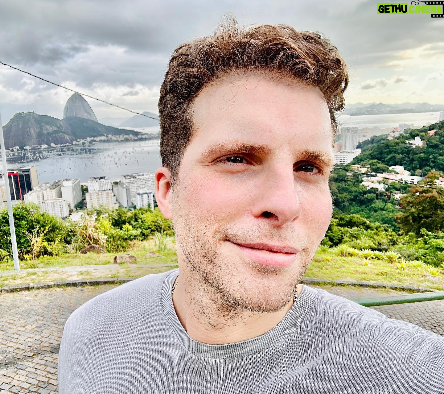 Thiago Fragoso Instagram - Iniciando a semana trabalhando e com essa vista bonitinha. π ππΌππΌππΌ