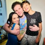 Thiago Fragoso Instagram - Primeiro veio @marivaz e botou tudo de cabeça pra cima… Um tempinho depois veio o meu Ben e me ensinou que eu não sabia nada nessa vida… Depois ainda veio o Tintin… mas isso é história pra outro dia. Amo vocês dois tudão e mais um pouco. Obrigado por terem me presenteado com tanto sentido, propósito, amor e vontade de ser melhor pra vocês! Feliz aniversário 🎉🎊🎂🎈🎁 Ps: Lembra dessa música @marivaz 😍 💙❤️💙❤️💙❤️💙❤️💙❤️💙❤️ #1defevereiro #todoamorquehouvernessavida #maioramordomundo