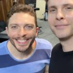 Thiago Fragoso Instagram - Feliz Aniversário pro cara mais gente boa que eu conheço! E sensível, criativo, leal e inteligente… Sempre indo além do que a gente imagina, trilhando caminhos difíceis com uma calma exemplar. Te amo @rodrigonfragoso Continue sendo assim mesmo porque ser assim mesmo já é crescer sem fim. 💙❤️💙❤️💙❤️💙❤️💙❤️💙❤️💙❤️💙❤️ 🎊🍾🎉🌟🎊🍾🎉