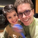Thiago Fragoso Instagram - Sempre falo isso: ser pai é meu papel mais importante e o que me traz mais alegria… Traz muitos desafios, também! Educar uma criança na era da pós verdade é difícil… Mas quando a gente identifica os valores que a gente presa tanto em pequenas atitudes dos meninos o coração aquece com aquele sentimento de realização… #FelizDiadosPais ! #maioramordomundo Filhotes @leco.fragoso #benjamin #martin Obrigado por ser a melhor mãe @marivaz 😍💙🌟❤️