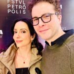 Thiago Fragoso Instagram – #photodump do 8º Festival de Cinema de Petrópolis!
#depaiprafilho de @paulohalm rolou hoje mais cedo! Querido @anjupaiva arrasou demais!
Agora é comer fondue! Adultos aproveitando o vale night sem crianças! Esfriou um pouquinho os cariocas já se encasacam! 😜
@marivaz
