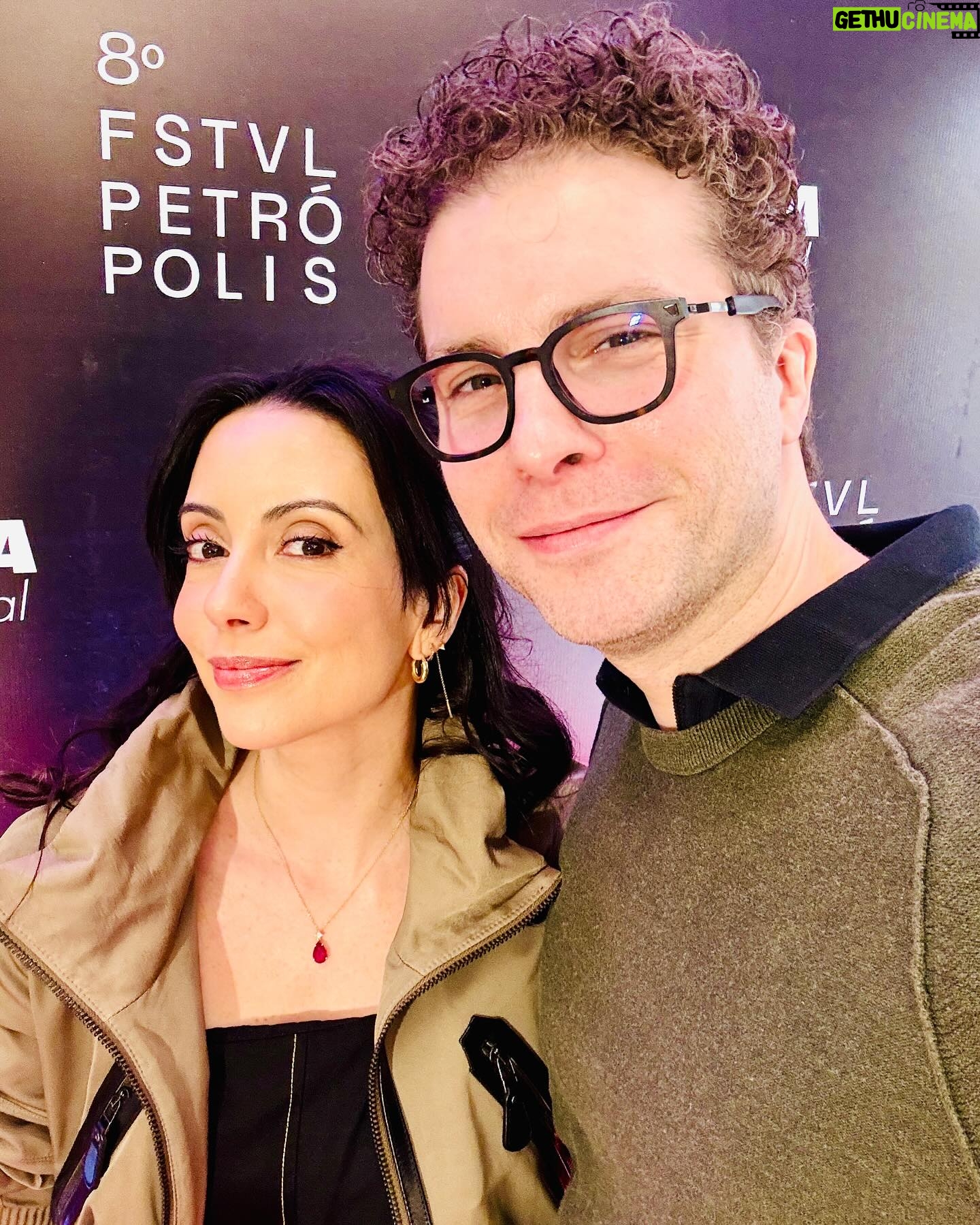 Thiago Fragoso Instagram - #photodump do 8º Festival de Cinema de Petrópolis! #depaiprafilho de @paulohalm rolou hoje mais cedo! Querido @anjupaiva arrasou demais! Agora é comer fondue! Adultos aproveitando o vale night sem crianças! Esfriou um pouquinho os cariocas já se encasacam! 😜 @marivaz