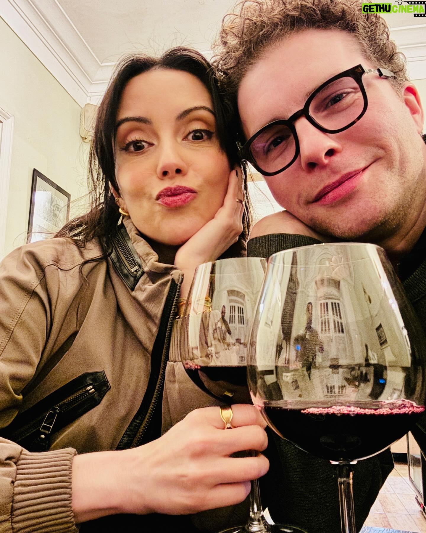 Thiago Fragoso Instagram - #photodump do 8º Festival de Cinema de Petrópolis! #depaiprafilho de @paulohalm rolou hoje mais cedo! Querido @anjupaiva arrasou demais! Agora é comer fondue! Adultos aproveitando o vale night sem crianças! Esfriou um pouquinho os cariocas já se encasacam! 😜 @marivaz