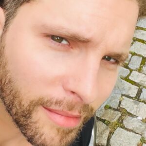 Thiago Fragoso Instagram - #selfiedump …
Existe isso? Boa noite, pessoal!

🌟💙🙌🏼

#selfiewednesday
