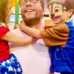 Thiago Fragoso Instagram – #sextou com folia! 
Quem vai pular e quem vai ficar em casa no sofá?
#carnaval #todoamor
