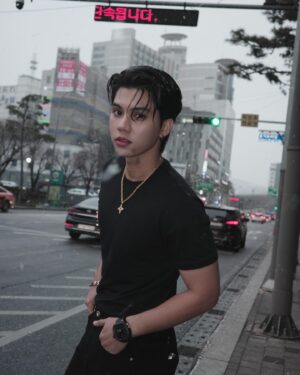Thitipong Sangngey Instagram - เกาหลีหนาวจัง ขอกอดหน่อยคับ5555 ❄️❤️‍🔥

#FortFTS #ComeFortZon #BabyFeat