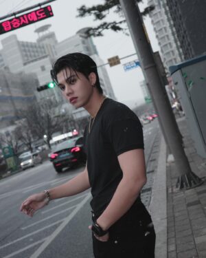 Thitipong Sangngey Instagram - เกาหลีหนาวจัง ขอกอดหน่อยคับ5555 ❄️❤️‍🔥

#FortFTS #ComeFortZon #BabyFeat
