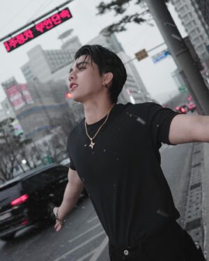 Thitipong Sangngey Instagram - เกาหลีหนาวจัง ขอกอดหน่อยคับ5555 ❄️❤️‍🔥

#FortFTS #ComeFortZon #BabyFeat