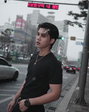 Thitipong Sangngey Instagram - เกาหลีหนาวจัง ขอกอดหน่อยคับ5555 ❄️❤️‍🔥

#FortFTS #ComeFortZon #BabyFeat