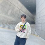 Thitipong Sengngai Instagram - คงจะมีแต่แชมพูเท่านั้นแหละ ที่เป็นห่วงผม 🥺💕 #FortFTS #ComeFortZon #BabyFeat