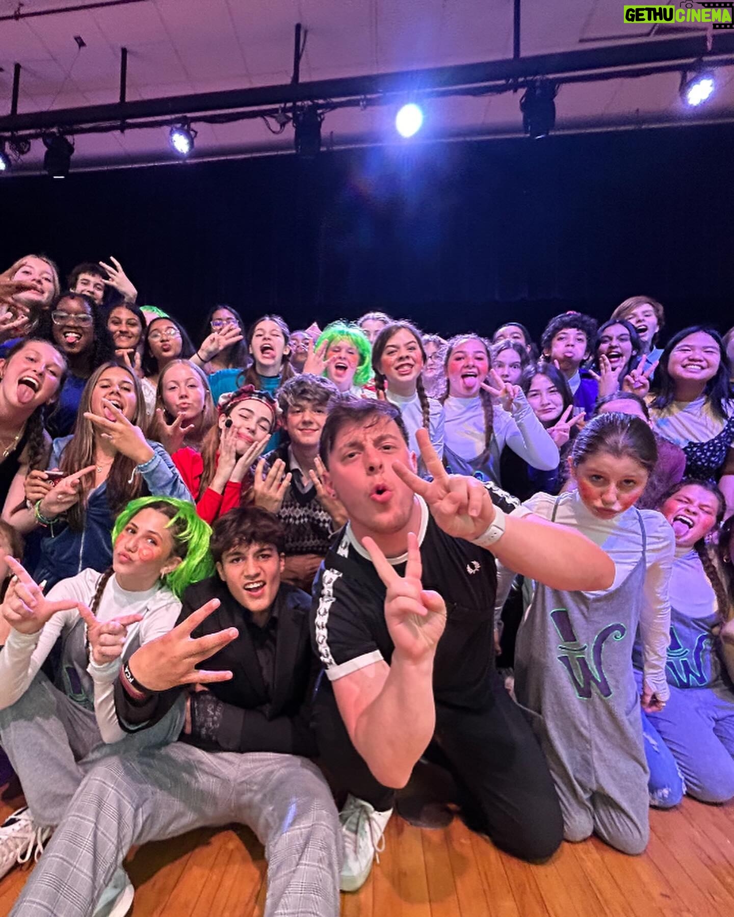 Thomas Sanders Instagram - Curves, Capes 🧛♂️, Collabs, Cabaret, Cakes, Capes 🏖️, Kids, Kicklines, Cutting Carbs, and Subsequently More Cake