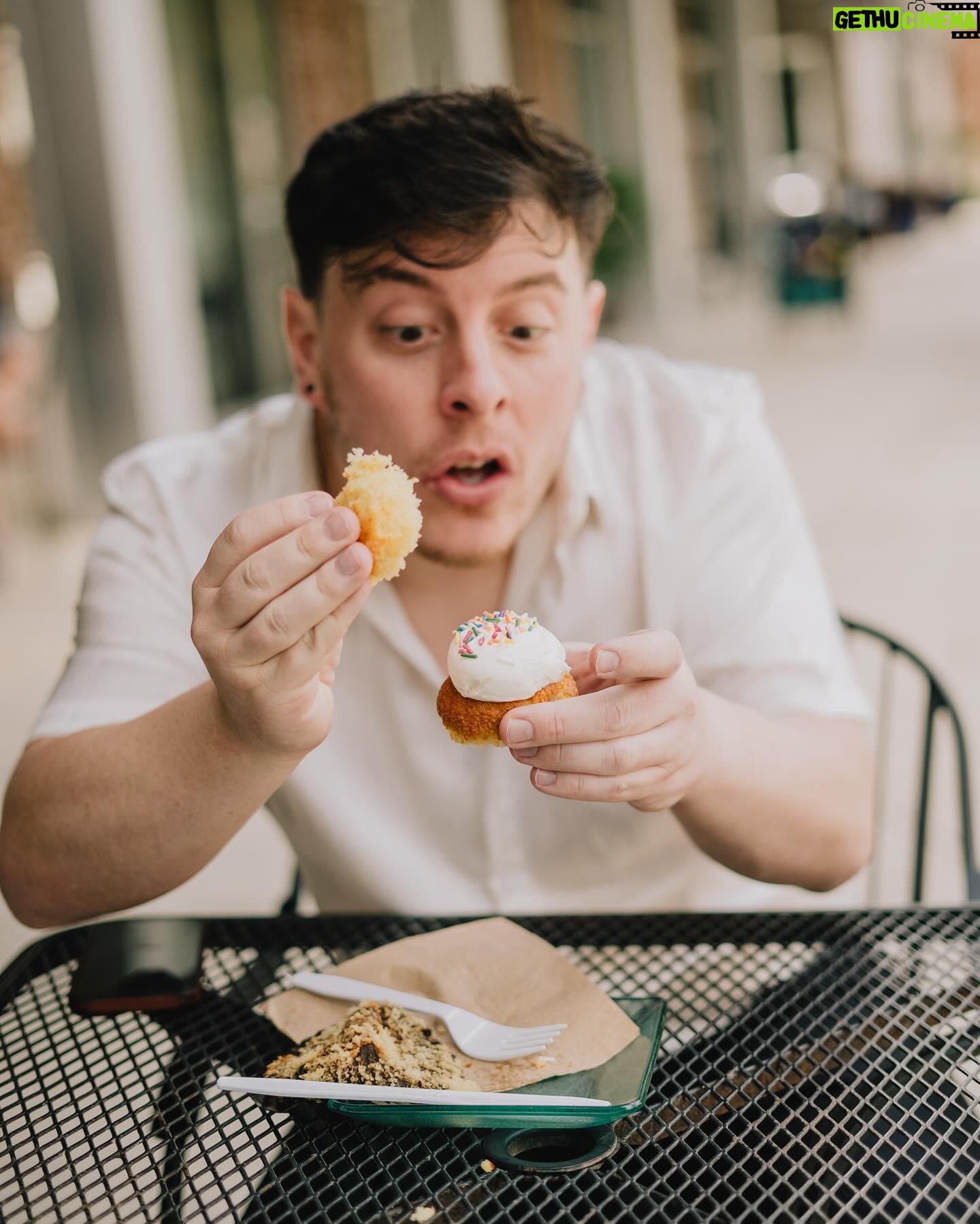 Thomas Sanders Instagram - Presenting… the BEST way to eat a cupcake… 🧁 To think where I was at emotionally on my last birthday compared to where I am now… I have so much to be thankful for. I’m grateful to my friends for their support and comfort. I’m grateful to my career, which has graciously allowed me to turn what brings me joy into something that can sustain myself. And I’m also grateful for finding so much of my self-worth this year, bringing me up from my lowest point last March. I made it through that storm to where I am now, and I couldn’t feel more lucky. To all of you who encourage me in any small way… I sincerely thank you from the bottom of my heart. Looking forward to what this next year will bring. 💜🎂 (Photography: @jameslightner)