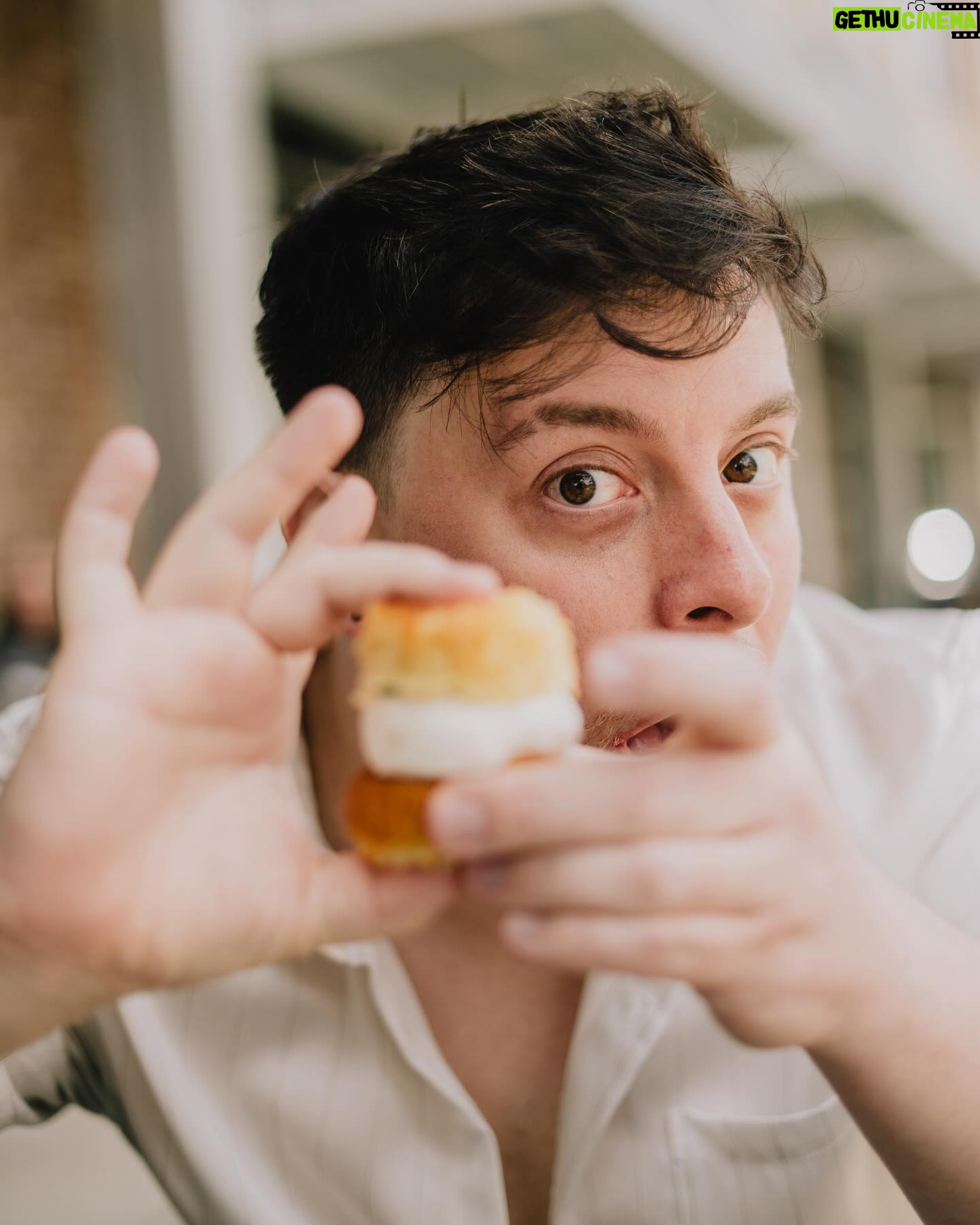 Thomas Sanders Instagram - Presenting… the BEST way to eat a cupcake… 🧁 To think where I was at emotionally on my last birthday compared to where I am now… I have so much to be thankful for. I’m grateful to my friends for their support and comfort. I’m grateful to my career, which has graciously allowed me to turn what brings me joy into something that can sustain myself. And I’m also grateful for finding so much of my self-worth this year, bringing me up from my lowest point last March. I made it through that storm to where I am now, and I couldn’t feel more lucky. To all of you who encourage me in any small way… I sincerely thank you from the bottom of my heart. Looking forward to what this next year will bring. 💜🎂 (Photography: @jameslightner)