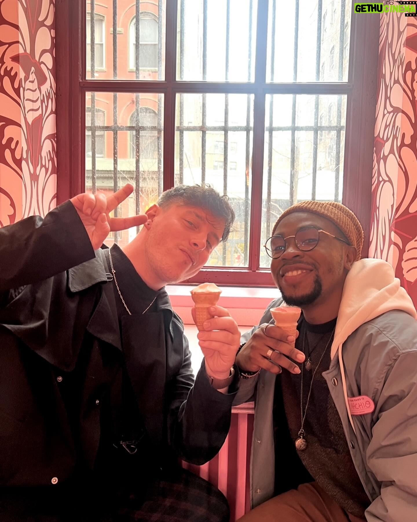 Thomas Sanders Instagram - Old friends, older gods, and ice cream ๐ฆ Been a whirlwind of a couple of weeks, making fun videos with friends, hanging with new people in my life, and reconnecting with those I love. Continue feeling so lucky to be given these experiences. And thank you to all of you who show love to the things I make, in any way you choose to!! What an absolutely encouraging thing. ๐