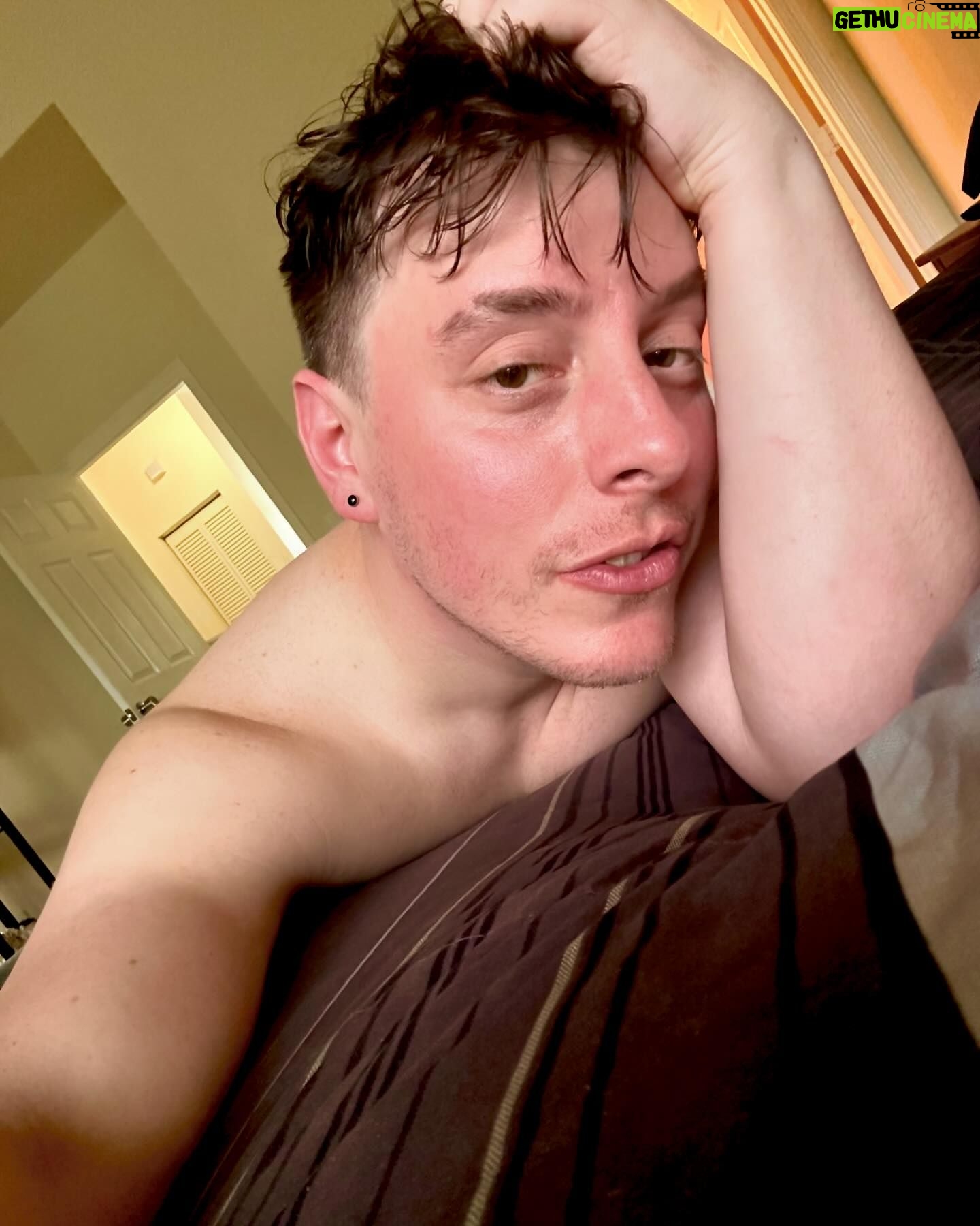 Thomas Sanders Instagram - Old friends, older gods, and ice cream ๐ฆ Been a whirlwind of a couple of weeks, making fun videos with friends, hanging with new people in my life, and reconnecting with those I love. Continue feeling so lucky to be given these experiences. And thank you to all of you who show love to the things I make, in any way you choose to!! What an absolutely encouraging thing. ๐