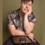 Thomas Sanders Instagram - 1) Minding my own business with my friend —-> 2) Overhearing some drama next to me —-> 3) Turning back to my friend. I am no longer minding my own business. (Photography: @joshuagoingphoto)