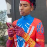 Thomas Sanders Instagram – The Grammar Feud Continues… 🕷️ (Feat. @kumar_sutra) #spiderman #spiderverse #pavitrprabhakar #milesmorales #peterparker #peterbparker #comedy #relatable #language