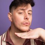 Thomas Sanders Instagram - Strike a pose… 💪😨😱🙉💁‍♀️ (Photography: @joshuagoingphoto)