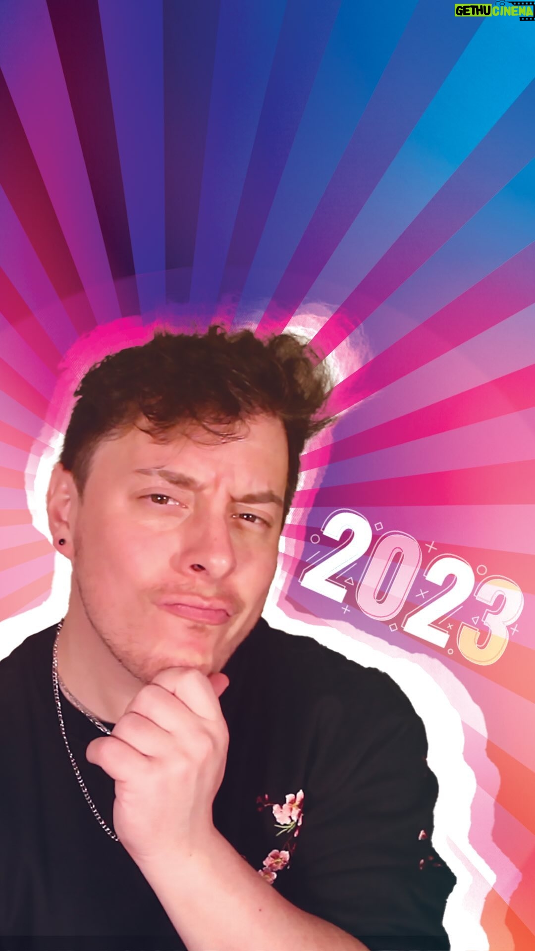 Thomas Sanders Instagram - NEW VIDEO: “My Successes and Failures: A Year in Review” 📆 (Link up in my bio! ☝️) #update #newyear #Nye #newyearseve #SandersSides