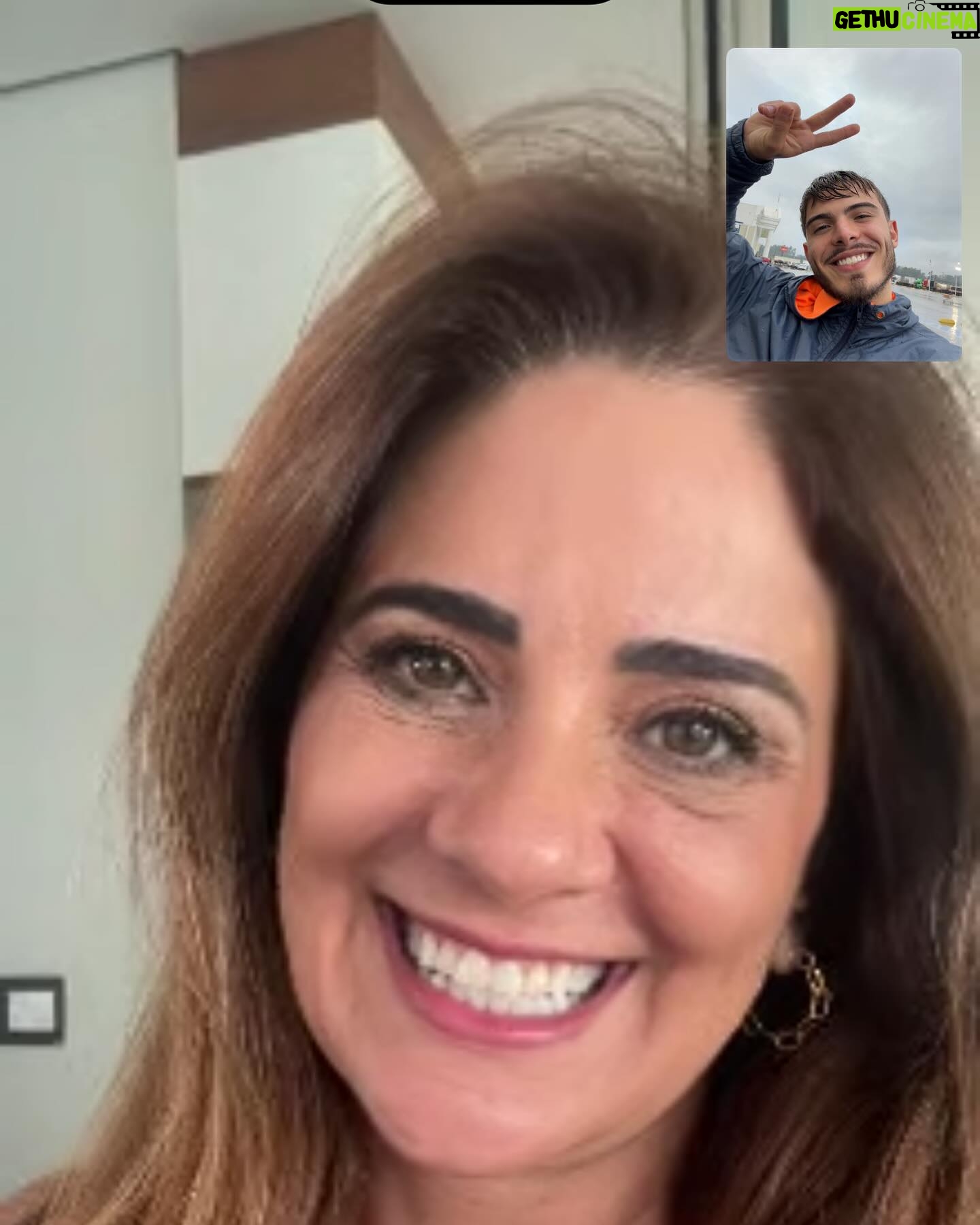 Thomaz Costa Instagram - Abri mão de passar essa data comemorativa porque eu não separo 1 dia do ano para honrar a minha mãe então isso não pesa! Estamos conectados o ano todo! Te amo mamãe! Você sabe que estou aqui por um propósito maior! ❤️