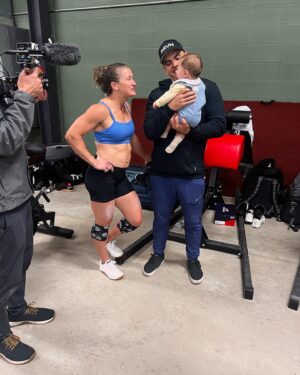 Tia-Clair Toomey Instagram - She may only be 5 months old & never remember watching me take the floor but I will always remember how proud this makes me. 

The result wasn’t what I wanted but I achieved way more than I expected. 

& I have my whole team to thank for that; my family, friends, PRVN & my sponsors. It took a tribe to get back out there. 

Congratulations to Laura & Pat. 🙌🏼

Thank-you to everyone that made @rogueinvitational possible! It was incredible. 😍