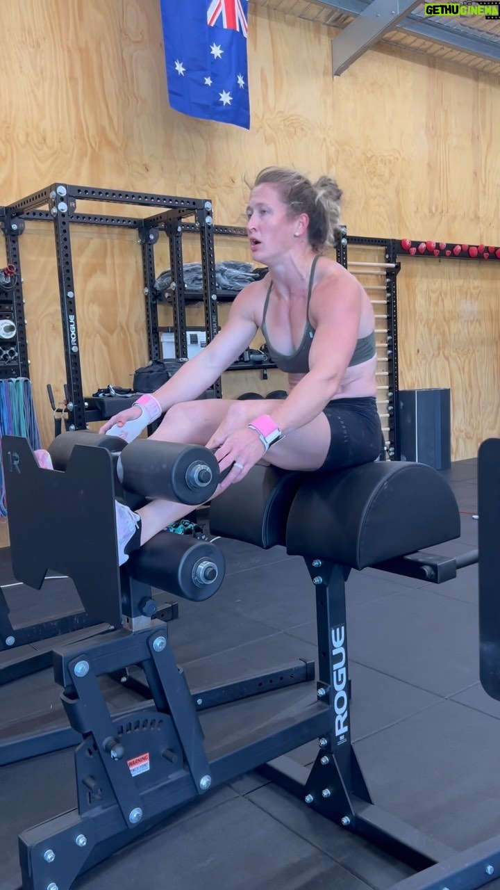 Tia-Clair Toomey - 33K Likes - It’s crazy to think it’s only 1 month away from @rogueinvitational
This piece was from @prvnfitness compete program. Definitely got me breathing heavy, love this!
Comment below if your going to Rogue.