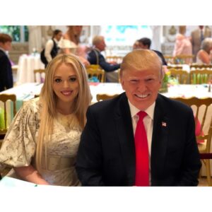 Tiffany Trump Instagram - Happy Easter ♡🐰♥︎ #easter @realdonaldtrump
