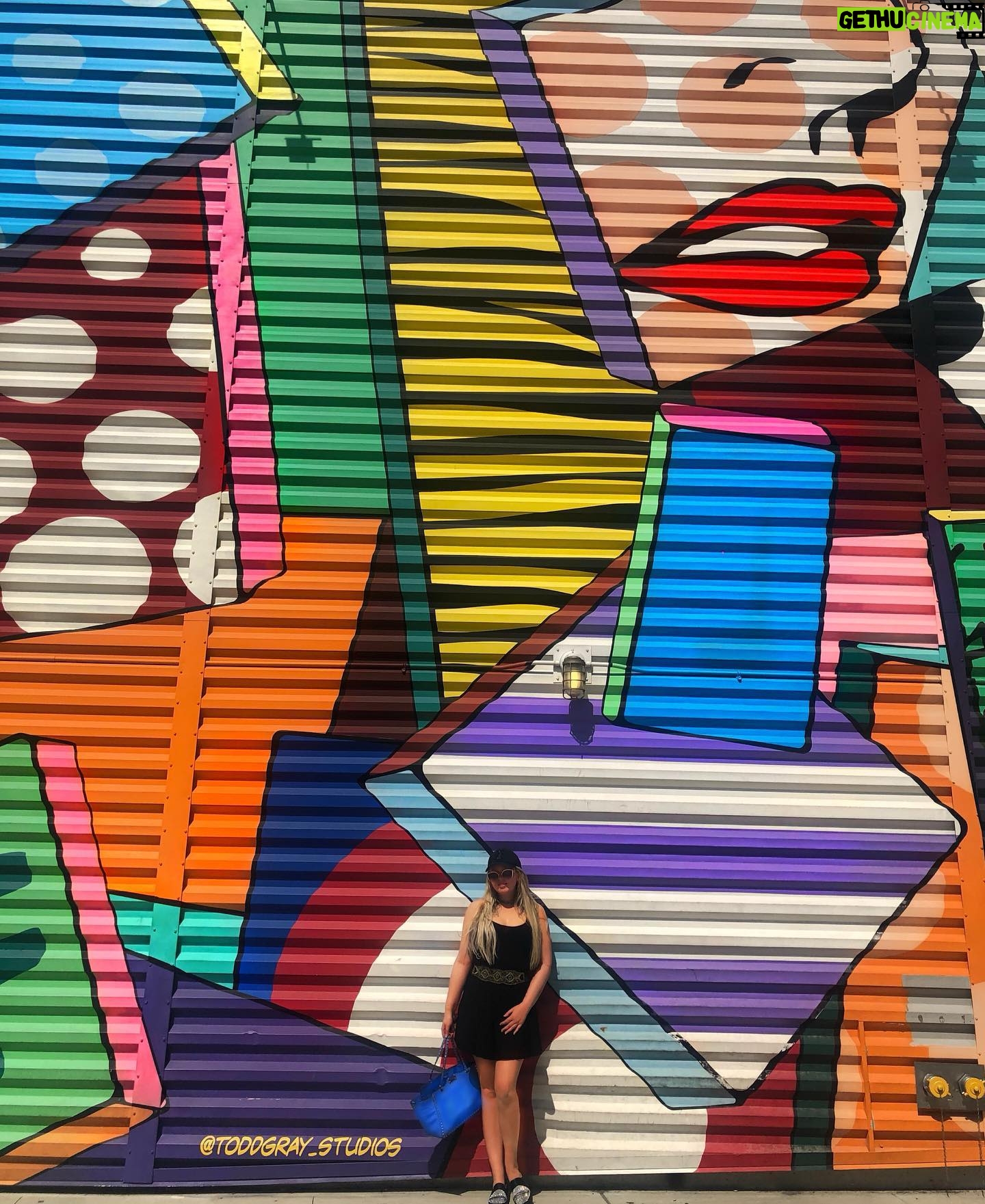 Tiffany Trump Instagram - Finding beauty in the streets of #NYC #popart #graffiti