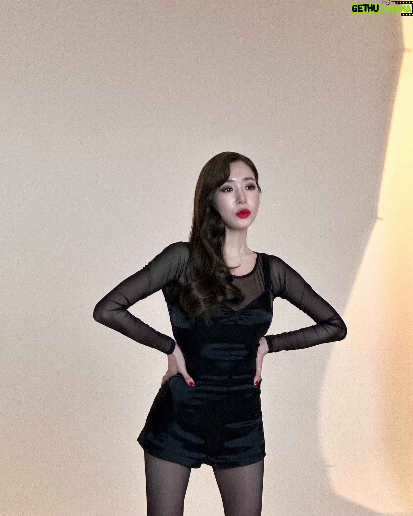 Tiffany Young Instagram - roxie files 2024 📁