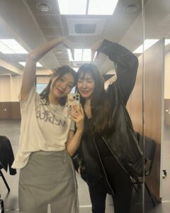 Tiffany Young Instagram - 우리 곧 만나요 🎤🎶🦾🩶