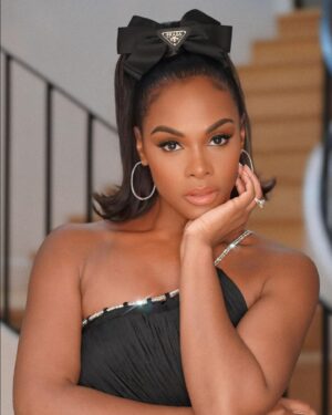 Tika Sumpter Instagram - Dorothy: But is she a good witch or a bad witch. 

Me: But why Glenda gotta choose tho? 

Stylist: @bryonjavar 
Hair   pics: @sosheargenius 
Makeup: @kristenebmakeup 

#macro #macropreoscarsparty