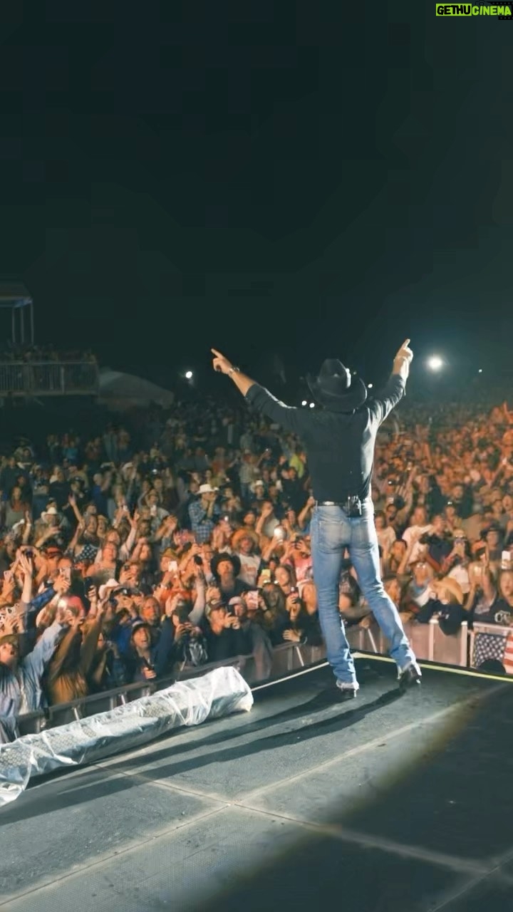 Tim McGraw Instagram - Y’all brought the energy this weekend!! Thanx @countryfestohio and @bootsandhearts for back to back festival nights to remember.