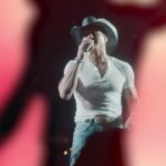 Tim McGraw Instagram - First weekend set the bar high…. Gonna be one helluva tour!! Hope you’re ready to bring it 💪 #StandingRoomOnly