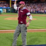 Tim McGraw Instagram – Tonight’s the night!!!
#phillies #postseason