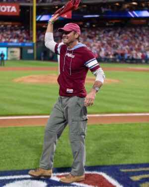 Tim McGraw Instagram - Tonight’s the night!!! 

#phillies #postseason