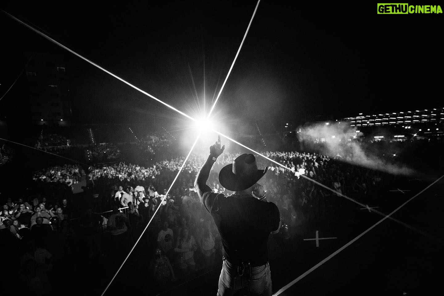 Tim McGraw Instagram - Thanx Reno!! What was your favorite part of the show? #StandingRoomOnly