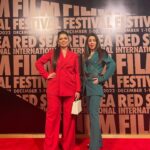 Tima Shomali Instagram - Alkhalkat Premiere at #RedSeaFilmFestival #jeddah catch it @netflixmena soon Thank you for the lovely Saudi ladies for makeup @shymaa_makeup and hair @marwa_1903