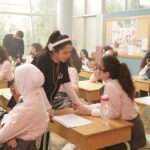 Tima Shomali Instagram - فخورة بالعمل مع المبدعات اللي جسدوا الشخصيات بطريقة قريبة عالقلب، بتمنى تكونوا عم تحضروا المسلسل و احكولي مين اكتر شخصية تعلقتوا فيها و ليش 🤍 Proud of working with these talented ladies who portrayed the characters we wrote brilliantly, let me know which character you were able to connect with the most and why? 🤍 #alrawabischoolforgirls #مدرسة_الروابي_للبنات