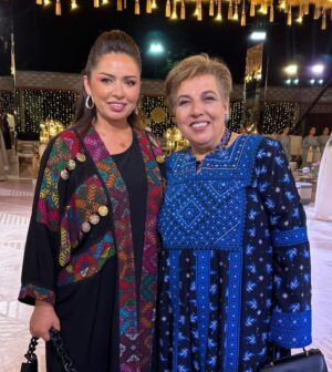 Tima Shomali Instagram - تشرفت بدعوة جلالة الملكة رانيا للمشاركة بالاحتفال في حفل عشاء عقد قران سمو ولي العهد الامير الحسين بن عبدالله الثاني على الآنسة رجوة آل 
السيف #نفرح_بالحسين  #الأردن

Honored to be invited by her majesty Queen Rania to join the wedding dinner celebrations of his highness crown Prince AlHussein #Jordan